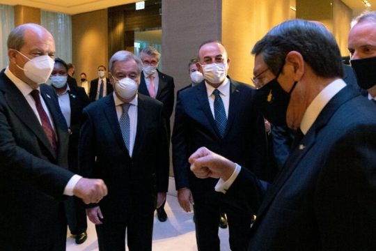 Σκληρή αντιπαράθεση Αναστασιάδη – Τατάρ