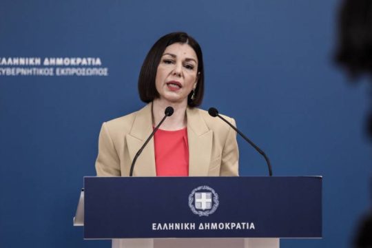 Το άνοιγμα του τουρισμού οδηγεί σε περαιτέρω χαλάρωση μέτρων