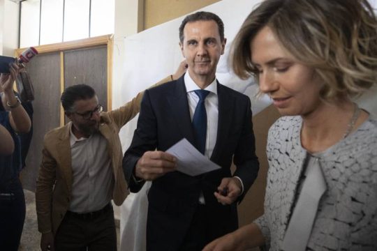 Εκλογές παρωδία στη Συρία – Προς τέταρτη επταετή θητεία ο Μπασάρ αλ Άσαντ