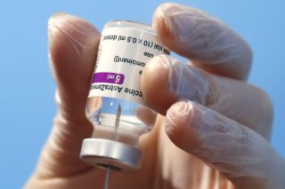 Συνέχεια εμβολιασμών με AstraZeneca