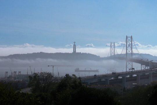Διαθέσιμο και στα ελληνικά το ντοκιμαντέρ με Πλακιωτάκη-Λασκαρίδη που έφερε αντιδράσεις