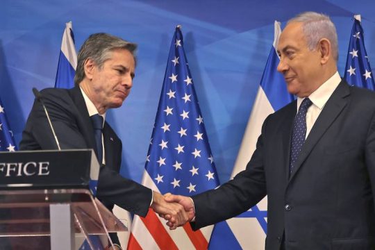 Βοήθεια στη Γάζα, χωρίς βοήθεια στη Χαμάς, υπόσχονται οι ΗΠΑ, επαναλαμβάνοντας τη στήριξη στο Ισραήλ