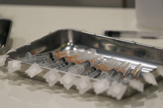 Πάνω από ένα δισ. εμβόλια θα λάβει η Ε.Ε. έως το τέλος Σεπτεμβρίου