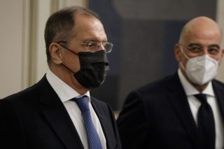 Συνάντηση Δένδια – Λαβρόφ στο Σότσι
