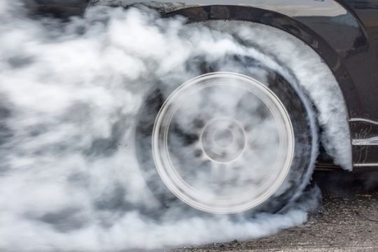Τραγωδία σε αγώνες Dragster στο Αγρίνιο