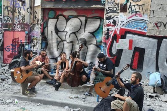Tα κτίρια ανήκουν σε όσους στεγάζουν μέσα τα όνειρά τους
