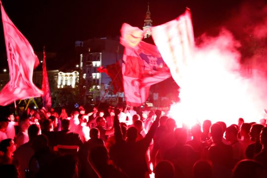 Γυαλιά καρφιά στο Βελιγράδι για το πρωτάθλημα του Ερυθρού Αστέρα