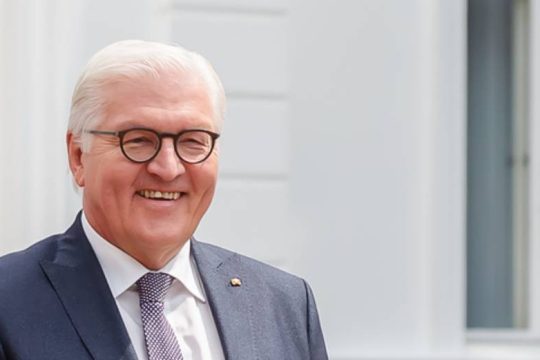 Προειδοποίηση Σταϊνμάγερ για κίνδυνο να βαθύνουν οι κοινωνικές διαφορές λόγω εμβολιασμού