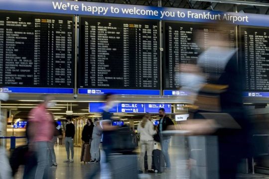 Η Γερμανία κλείνει τα σύνορα με Βρετανία λόγω του φόβου μεταλλάξεων
