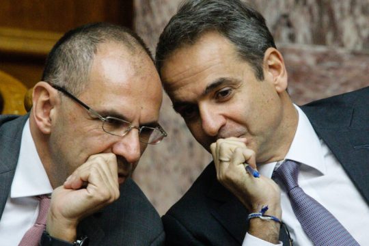 ΣΥΡΙΖΑ: Ο Γεραπετρίτης πίσω από τις γελοίες διαρροές για τις πατέντες εμβολίων