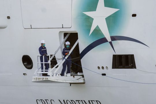 Ναυτεργάτες σε ιδιότυπη ομηρία