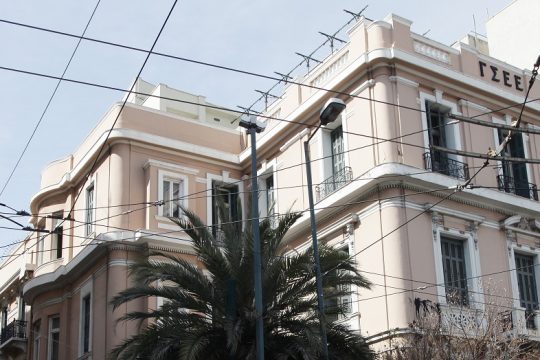 Παρωδία η διαβούλευση για τον κατώτατο μισθό
