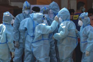 Παγκόσμιος κίνδυνος από το πανδημικό τσουνάμι στην Ινδία