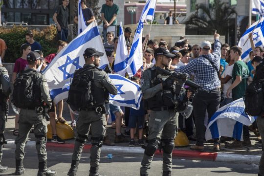 Εκτός ελέγχου η κατάσταση σε πόλεις του Ισραήλ