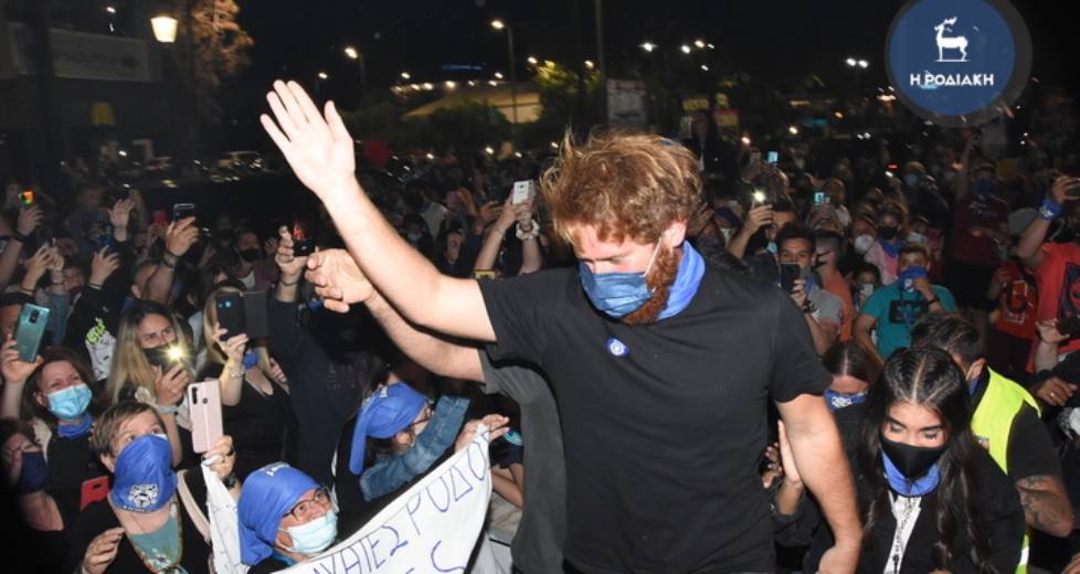 Θριαμβευτής Τζέιμς Καφετζής