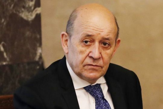 Και η Γαλλία εξετάζει περιορισμούς για Βρετανούς τουρίστες λόγω ινδικού στελέχους