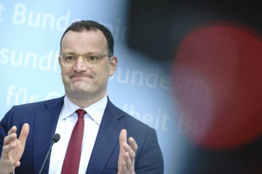 Προσοχή και αυτοσυγκράτηση συνιστά η γερμανική κυβέρνηση εν όψει καλοκαιριού