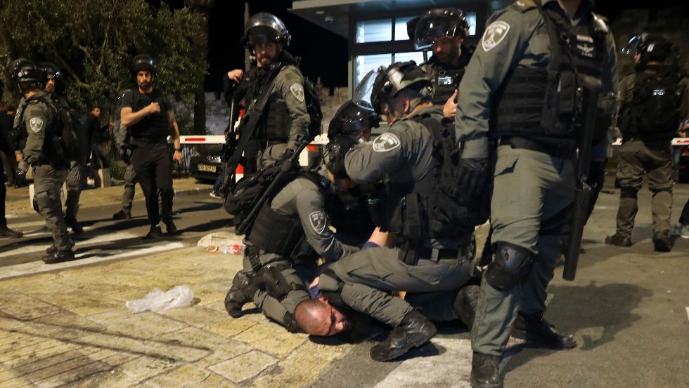 Κλιμακώνεται η ένταση στην Ανατολική Ιερουσαλήμ – Πορεία εκατοντάδων Παλαιστινίων