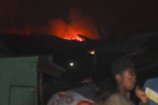 Έκρηξη ηφαιστείου στο Κονγκό, σε αεροδρόμιο έφτασε η λάβα
