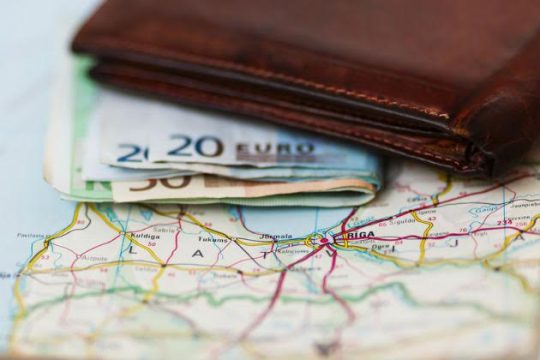 Έξι λόγοι για τη θεσμοθέτηση του βασικού εισοδήματος