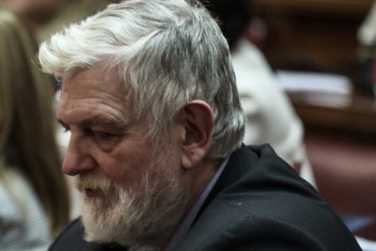 Προσπάθεια Λοβέρδου να ζητήσει συγγνώμη για τις δηλώσεις που προκάλεσαν