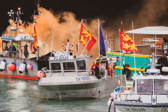 Αποχώρησαν οι Γάλλοι ψαράδες από τα νερά του Τζέρσεϊ στη Μάγχη