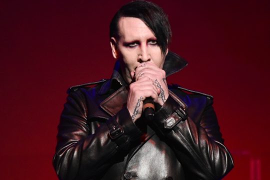 Ένταλμα σύλληψης για τον Marilyn Manson με κατηγορίες για επίθεση