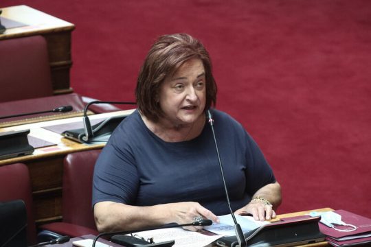 Με πυρά ένθεν κακείθεν ψηφίζεται η συνεπιμέλεια