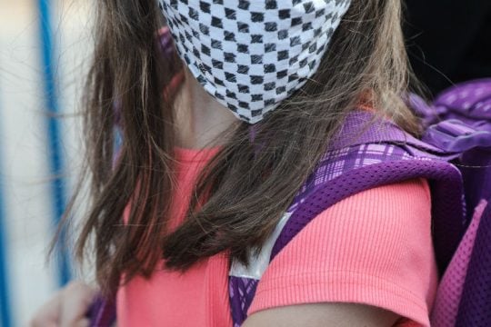 Ελεύθερος με όρους ο δάσκαλος που έστελνε ανάρμοστα sms σε ανήλικες