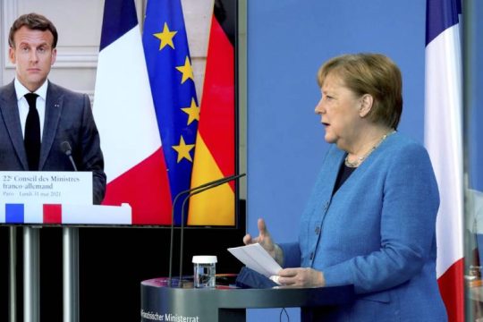 Μακρόν και Μέρκελ ζητούν εξηγήσεις για τις παρακολουθήσεις από ΗΠΑ και Δανία