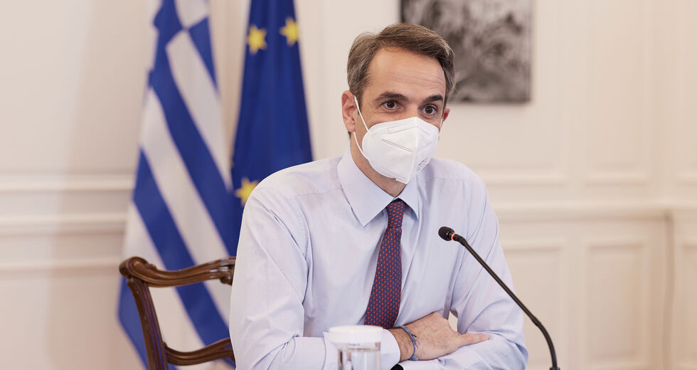 Μιλά για ανευθυνότητα των πολιτών, σιωπά για τη δική του διαχείριση
