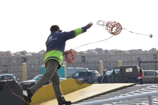Καθυστερήσεις στο επίδομα για ναυτεργάτες