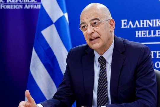 Σε ρόλο απεσταλμένου της Ε.Ε. ο Ν. Δένδιας