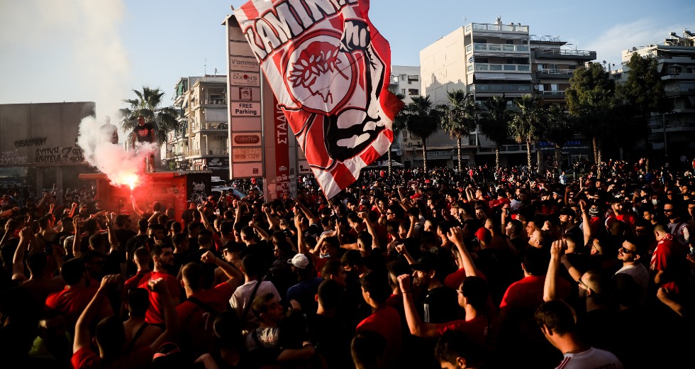 ΥΠΠΟΑ: Οπαδοί του Ολυμπιακού εισέβαλαν στην Ακρόπολη