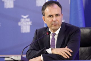 Αριστοι εναντίον αριστείας
