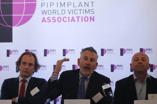 Δικαίωση για χιλιάδες γυναίκες με σκάρτα εμφυτεύματα στήθους