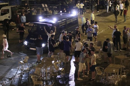 Επεισόδια λίγο πριν το μεγάλο τελικό μεταξύ της Μάντσεστερ Σίτι και της Τσέλσι
