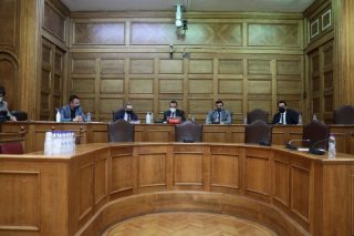 Παίζουν τον… παπά στην προανακριτική