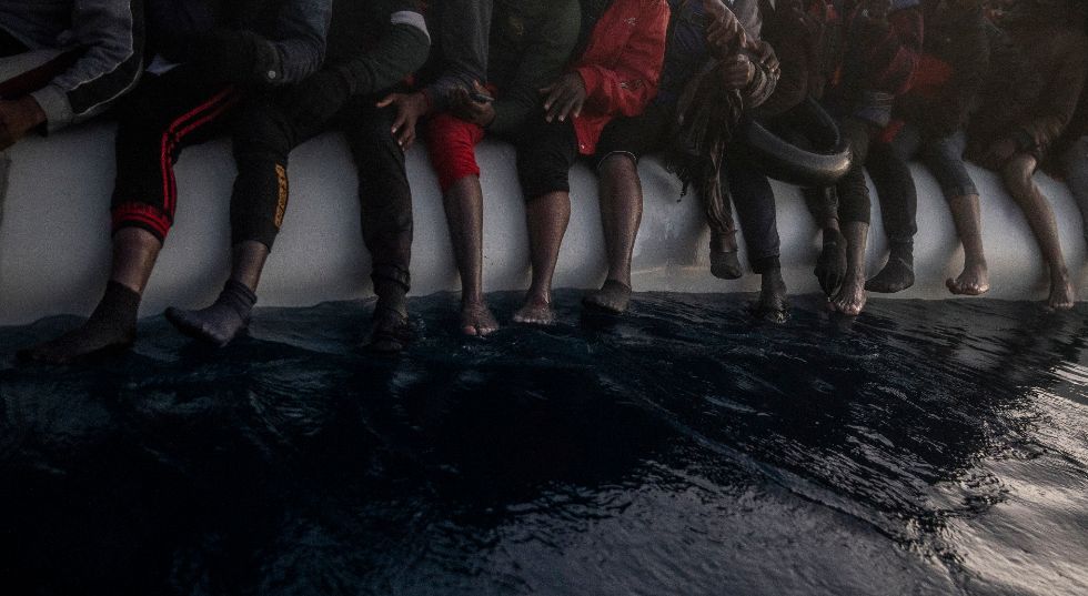 Έρμαιο της θάλασσας και της Frontex πρόσφυγες στη Μεσόγειο