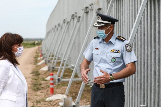 Παρέμβαση Φίλη για την εμφάνιση Σακελλαροπούλου στον φράχτη του Έβρου