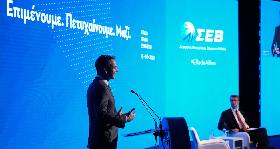 Δυσαρέσκεια και κίτρινες κάρτες από τον ΣΕΒ στο νομοσχέδιο για τα εργασιακά
