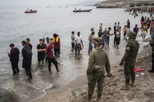 Παρέμβαση Σάντσεθ για τη μίνι προσφυγική κρίση στην Ισπανία