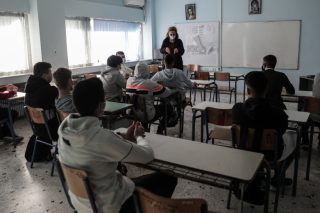 Ζητούν άρση παράτασης του σχολικού έτους