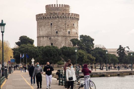 Αύξηση του ιικού φορτίου ξανά στη Θεσσαλονίκη