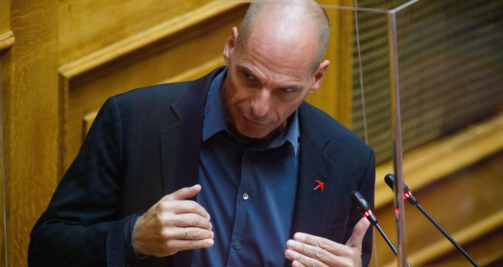 Επίθεση Βαρουφάκη για τα εγκαίνια των αεροδρομίων