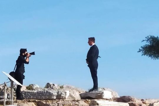 Αντιδράσεις από τη φωτογράφιση Μ. Βαρβιτσιώτη πάνω στα αρχαία της Ακρόπολης