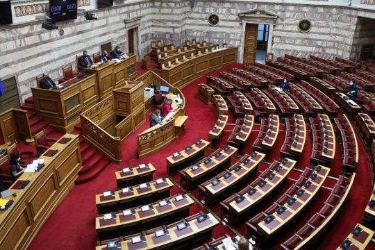 Βουλή σε… καραντίνα