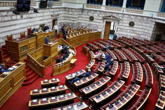 Επισήμως 120 οι βουλευτές που συμμετέχουν στις εργασίες του Κοινοβουλίου