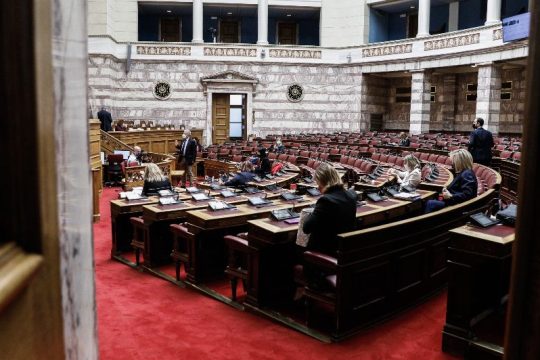 «Διαζύγιο» ακόμα και βουλευτών της Ν.Δ. με το νομοσχέδιο Τσιάρα 