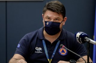 Στην Κάλυμνο της αυστηρής καραντίνας σήμερα ο Ν. Χαρδαλιάς